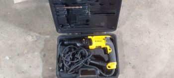 Martelo perfurador rompedor sds plus eletropneumtico 2,6j 800w com maleta - dewalt. Para a sua casa