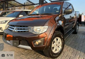 Mitsubishi L200 HLS 2.4. Veculos e barcos